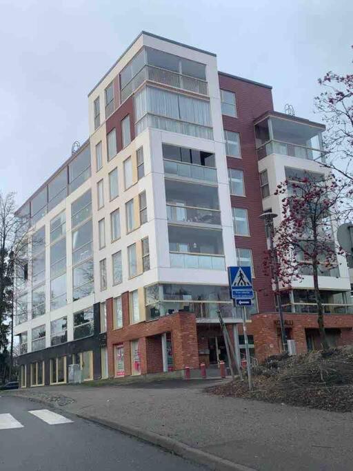 Modern Apartment Nearby Airport 2 Vanda Exteriör bild